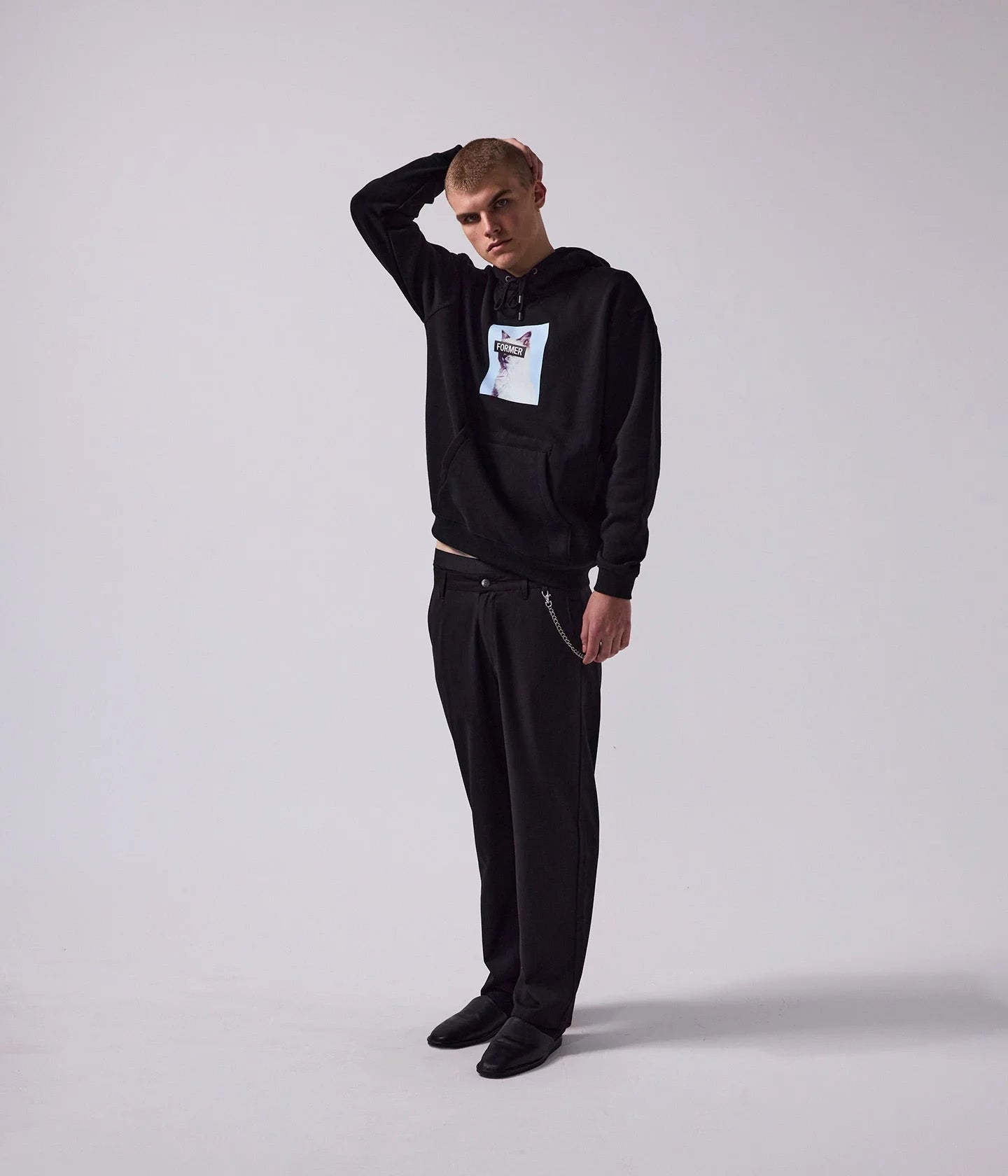 FORMER sweat capuche charm hood